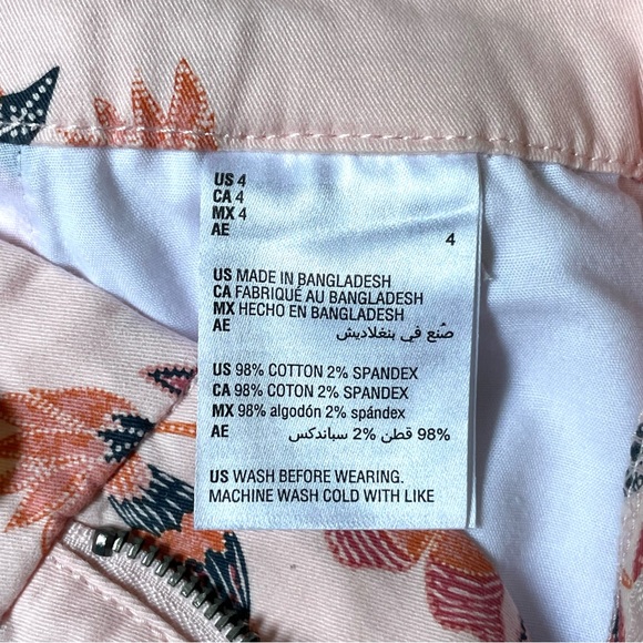 Style & Co. | Mid-Rise Chino Shorts Pink Batik Floral Print Size 4 - Picture 5 of 8